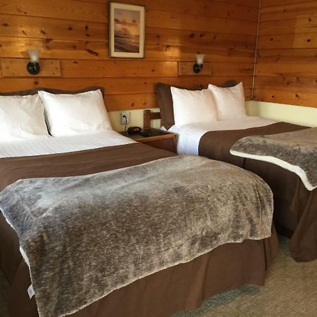 Captain'S Choice Motel Хайнс Екстериор снимка