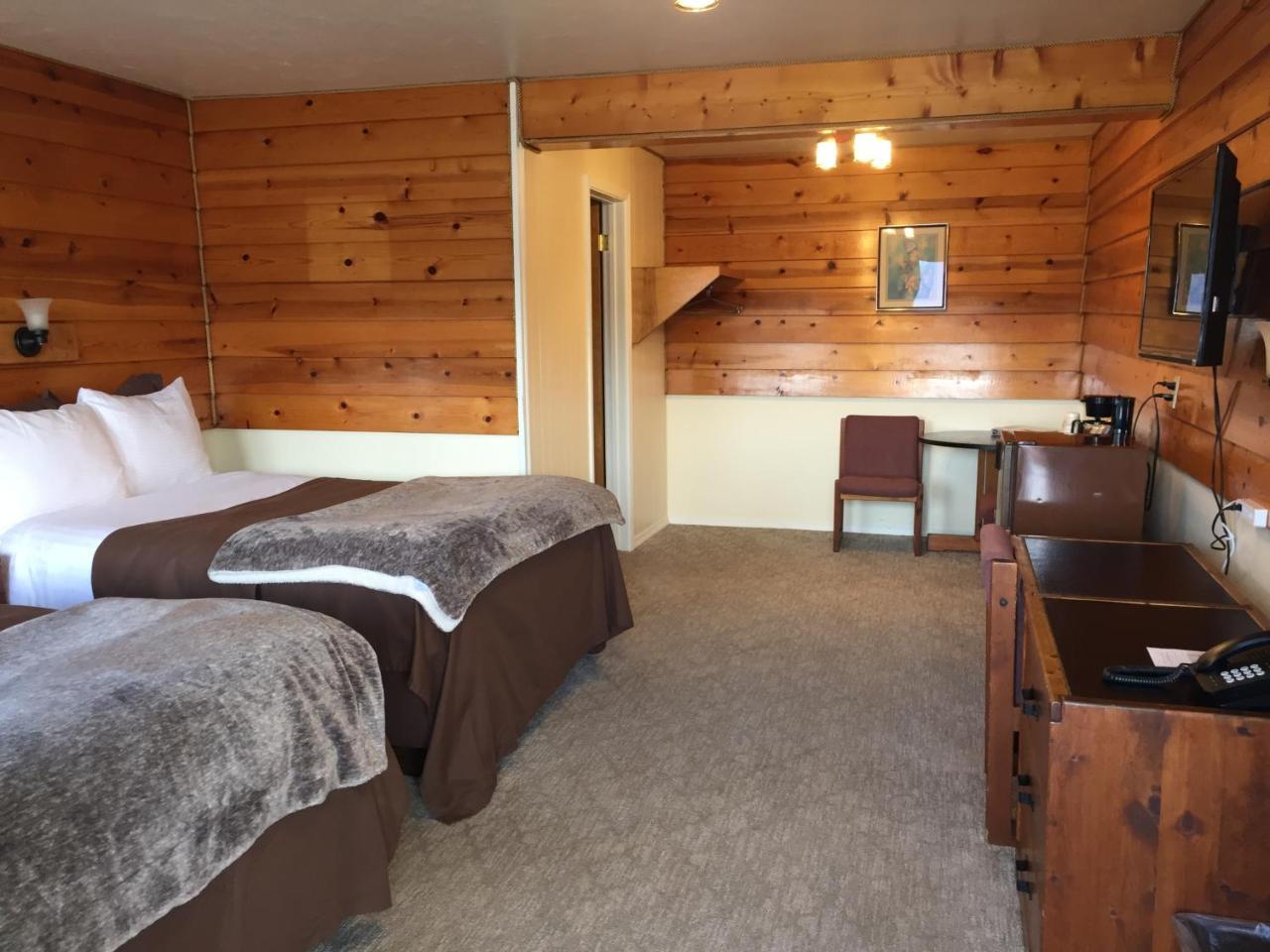 Captain'S Choice Motel Хайнс Екстериор снимка