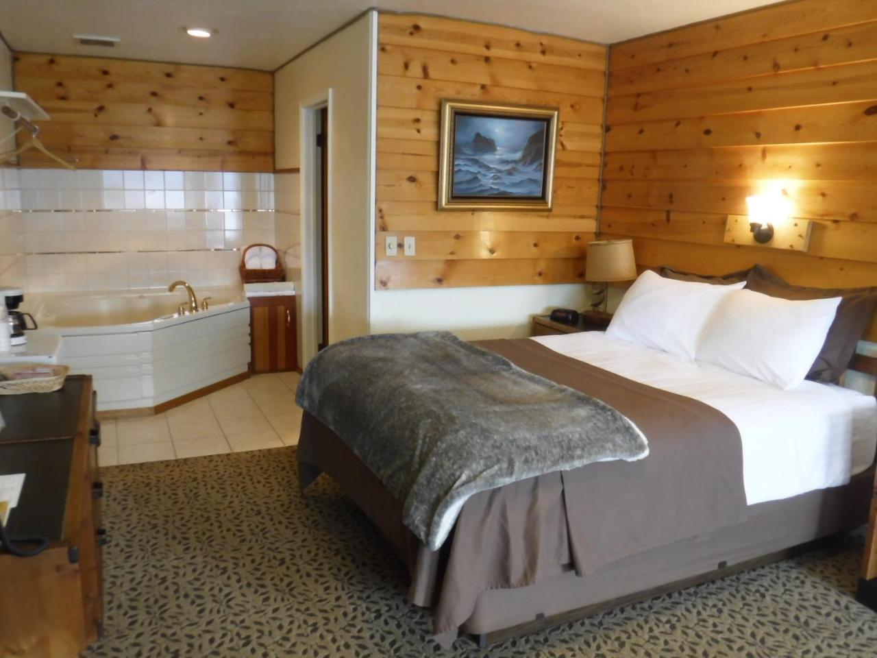 Captain'S Choice Motel Хайнс Екстериор снимка