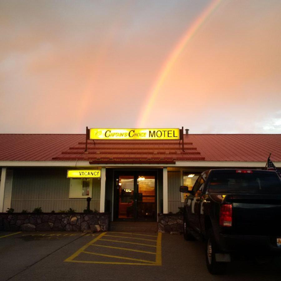 Captain'S Choice Motel Хайнс Екстериор снимка